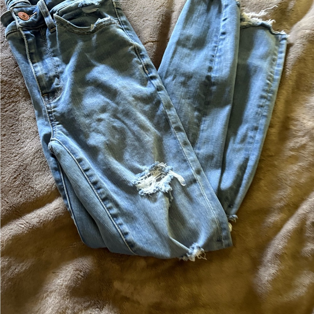 American Eagle jeans size 2 worn a few times very comfy